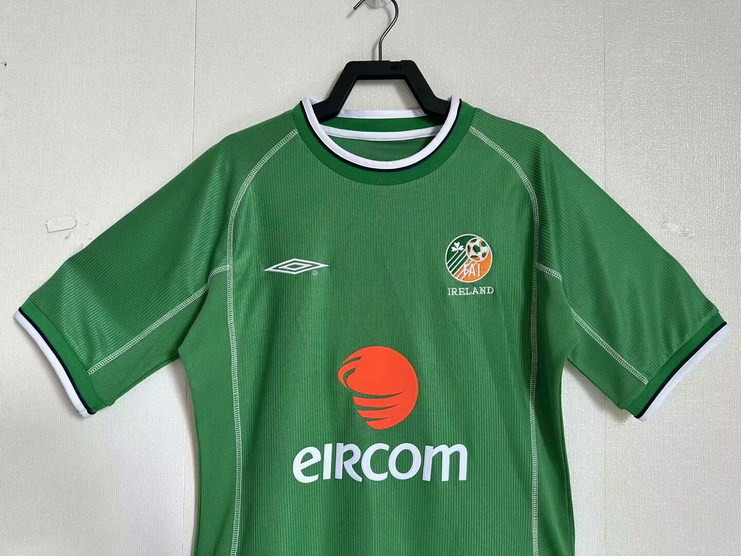 Retro 2002 Ireland Home Football Shirt Thai Quality