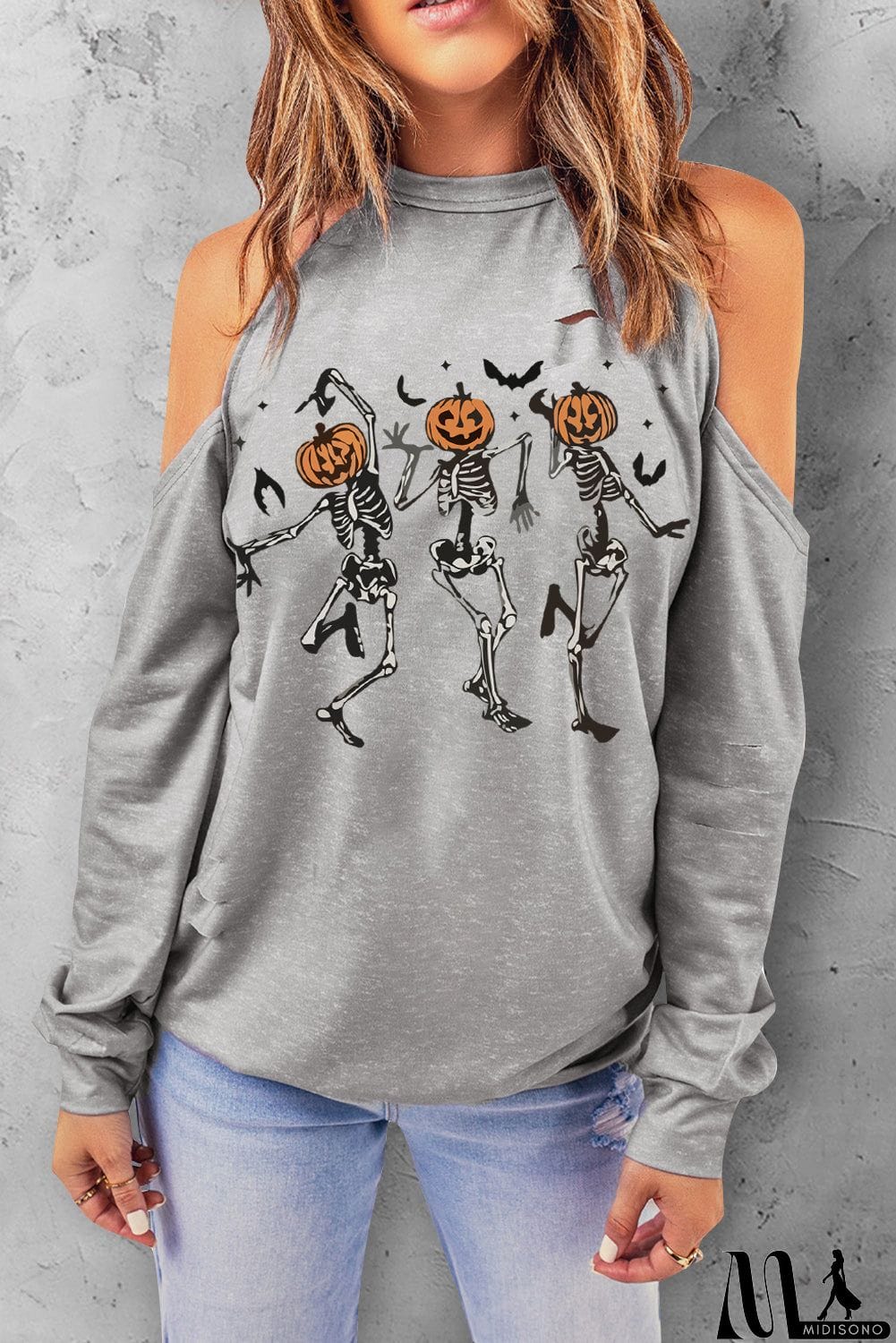 MidiSono - Out Off-the-shoulder Long Sleeve T-shirt