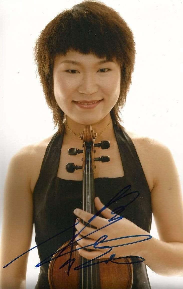 Tianwa Yang VIOLINIST autograph, In-Person signed portrait Photo Poster painting