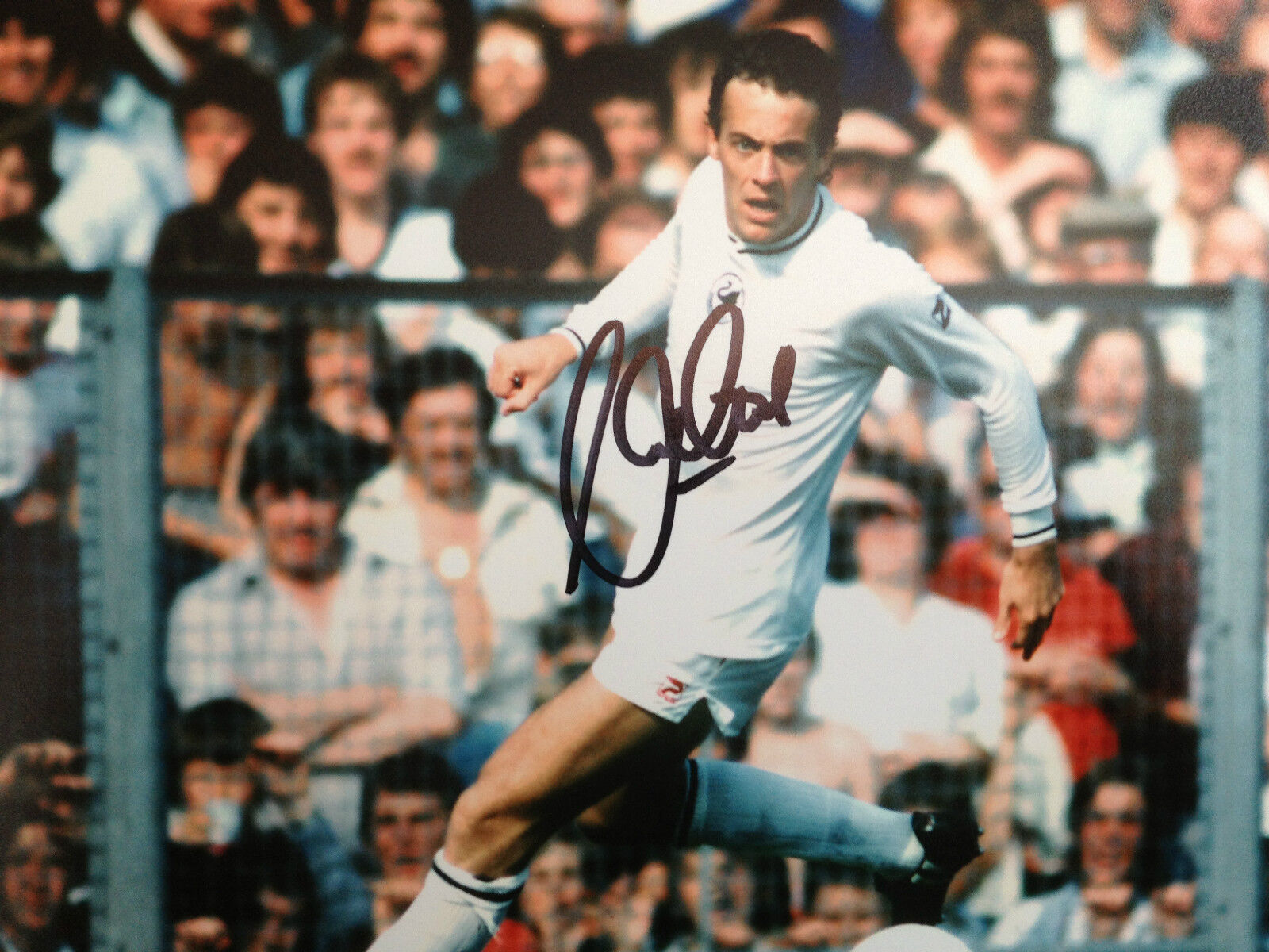 ALAN CURTIS - FORMER SWANSEA FOOTBALLER - SIGNED COLOUR ACTION Photo Poster paintingGRAPH