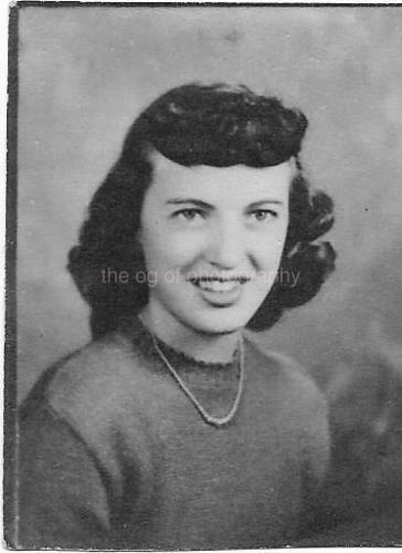 Small Found Photo Poster painting YOUNG WOMAN bwOriginal Portrait VINTAGE 06 15