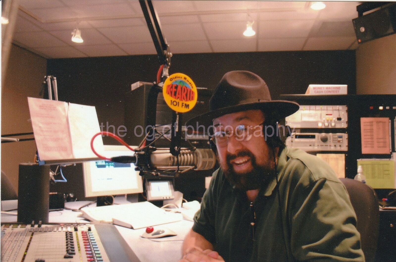 Shotgun Tom Kelly RADIO PERSONALITY dj K-EARTH 101 Oldies FOUND Photo Poster painting 93 6