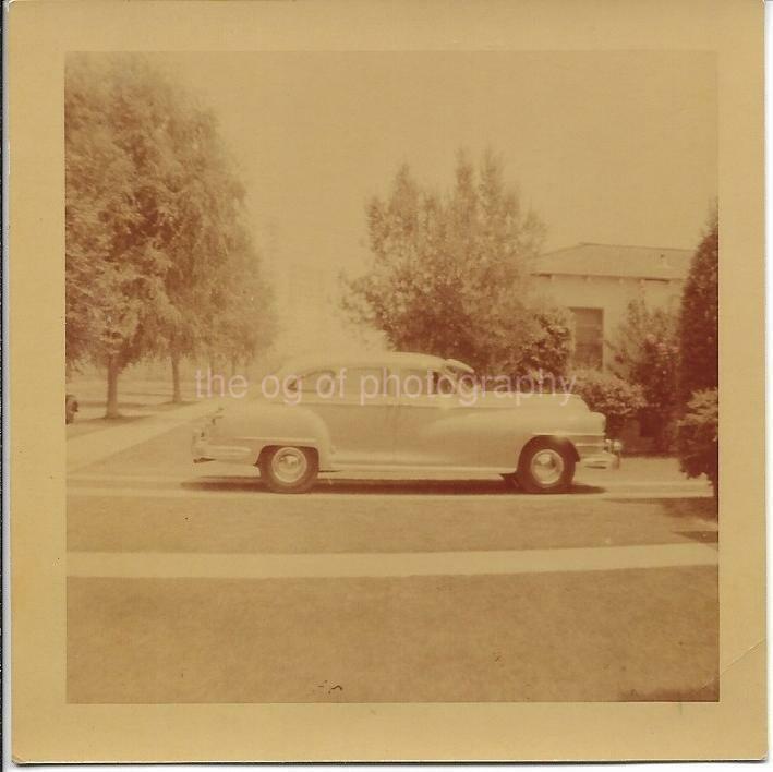 FOUND Photo Poster paintingGRAPH Color CLASSIC CAR Original Snapshot VINTAGE 19 35 D