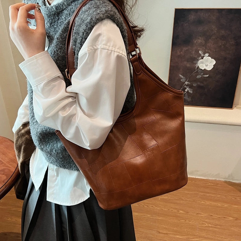 Women's Pu Leather Solid Color Classic Style Dumpling Shape Zipper Tote Bag
