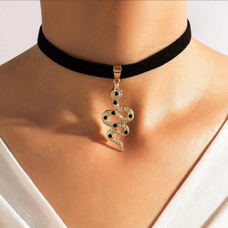 Women's Retro Style Snake-like Necklace