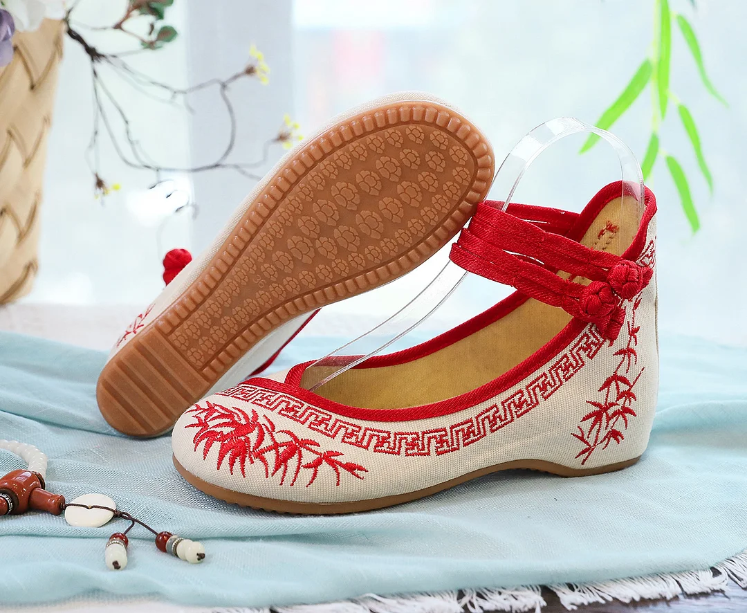 Colourp Colourp And White Porcelain Embroidered Cloth Shoes, Spring And Autumn Women's Single Shoes, Casual Double Plate Buckle Retro Shallow Mouth