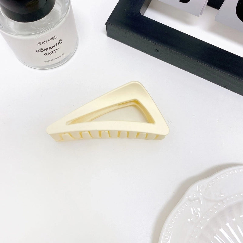 Women’s Minimalist Triangle Plastic Hair Claws