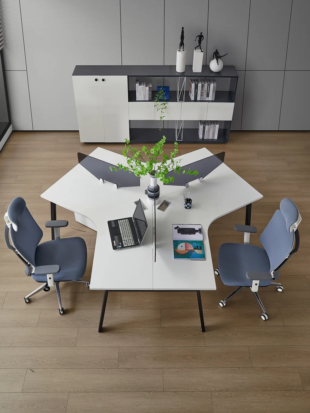 引取可能た方はご相談下さい/ワークスデスク　ロックです。 デスク 事務所用 3つ