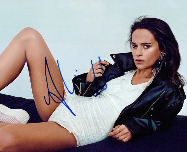 Alicia Vikander signed 8x10 Photo Poster painting in-person