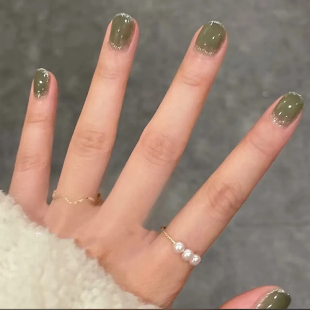 24pcs Green Color False Nails Glitter Style Short Full Colver Acrylic Fashion Fake Nails With Glue DIY Art Manicure Products TY-Nail Inspo