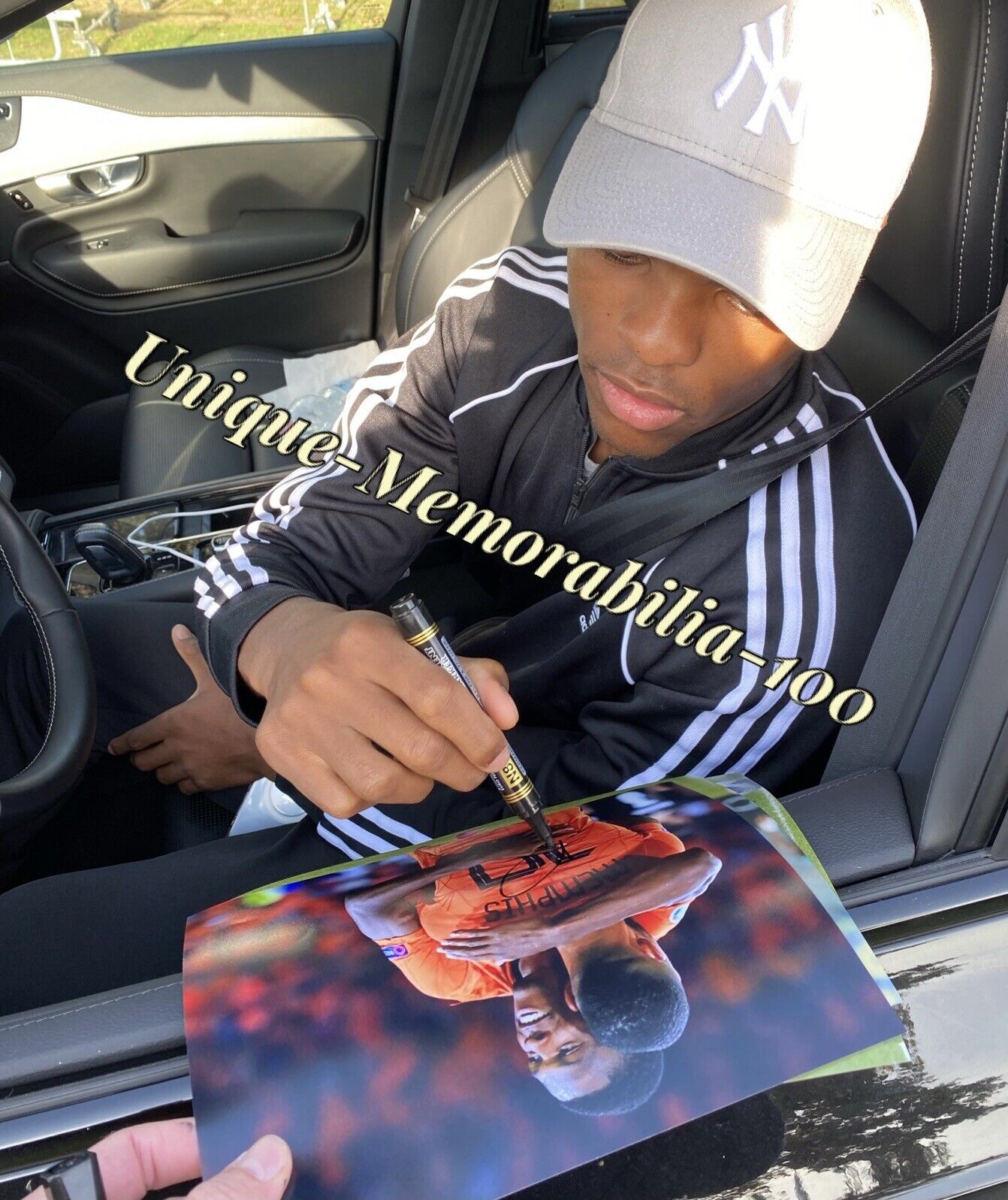 Denzel Dumfries Genuine Hand Signed Netherlands 10x8 Photo Poster painting, Exact Proof