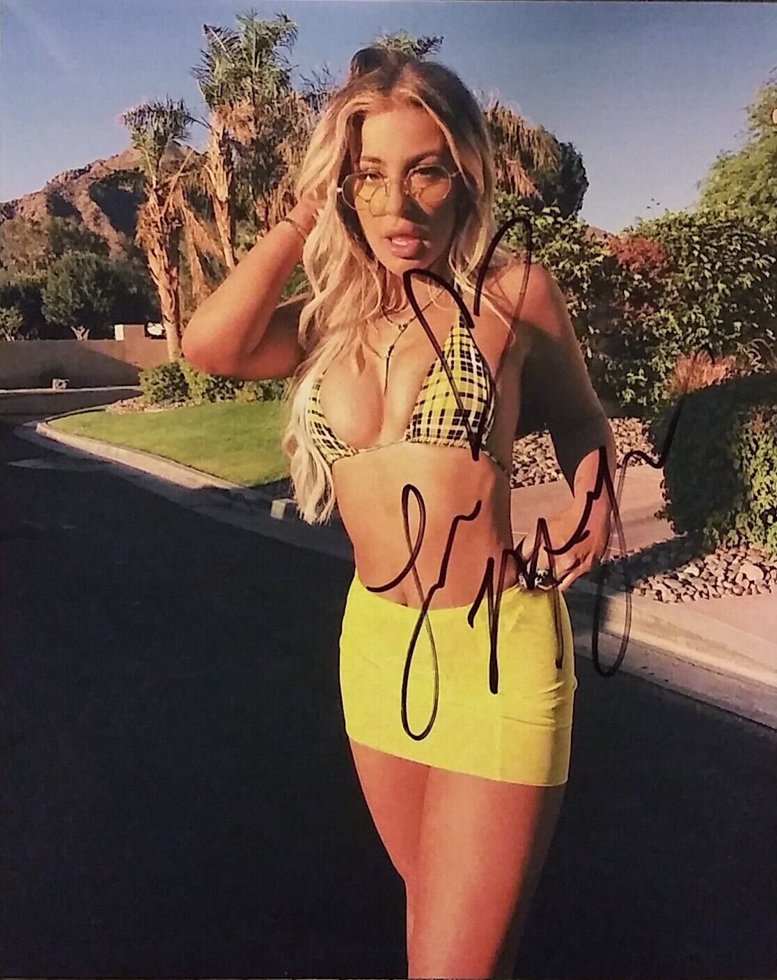 Tana mongeau signed 8 x 10