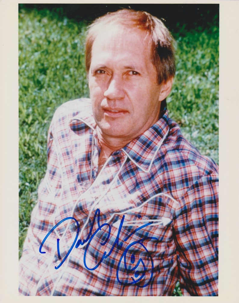 David Carradine (d. 2009) Signed Autographed Glossy 8x10 Photo Poster painting - COA Matching Holograms