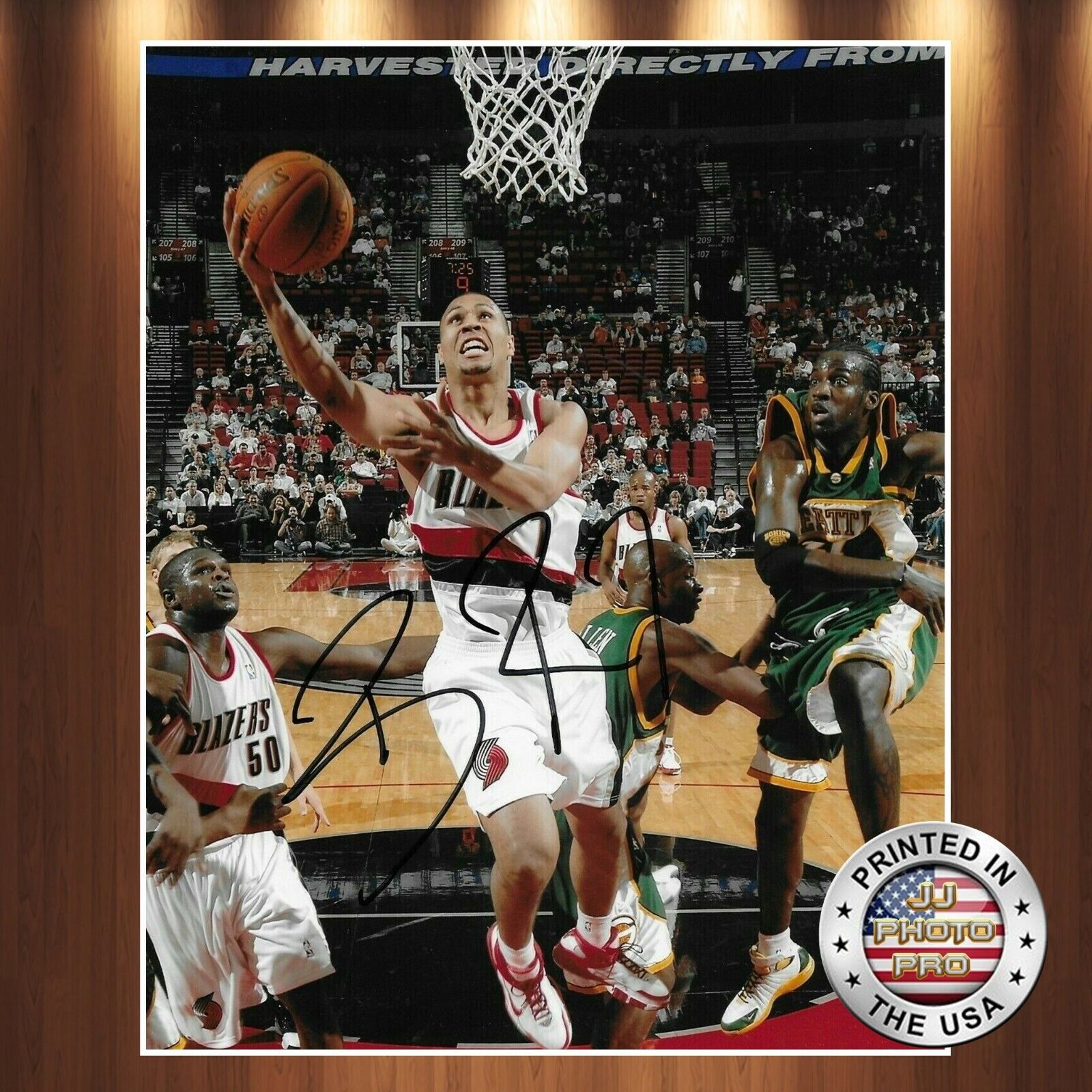 Brandon Roy Autographed Signed 8x10 Photo Poster painting (Trailblazers) REPRINT