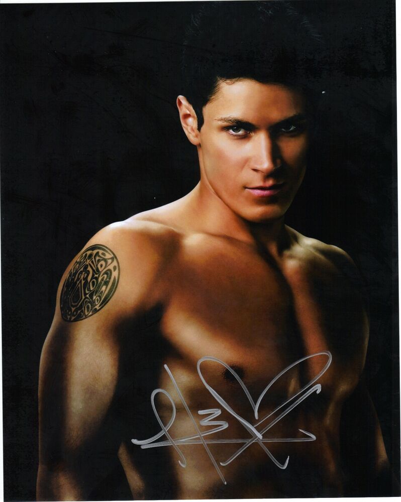 Alex Meraz Twilight Shirtless, Original Autographed 8X10 Photo Poster painting At Hollywoodshow