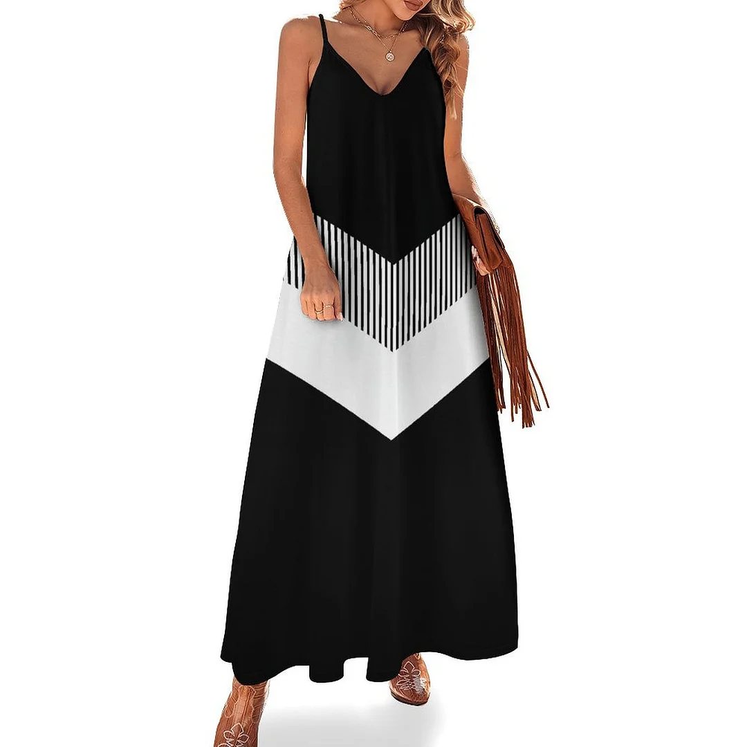Style & Comfort for Mature Women Plus Size Printed Sling Casual Women Maxi Dress in Pattern Graphic, Black, Ray