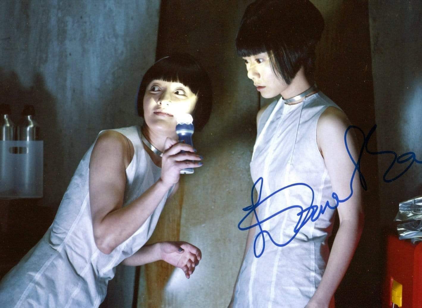 ACTRESS AND Photo Poster paintingGRAPHER Bae Doona autograph, signed Photo Poster painting