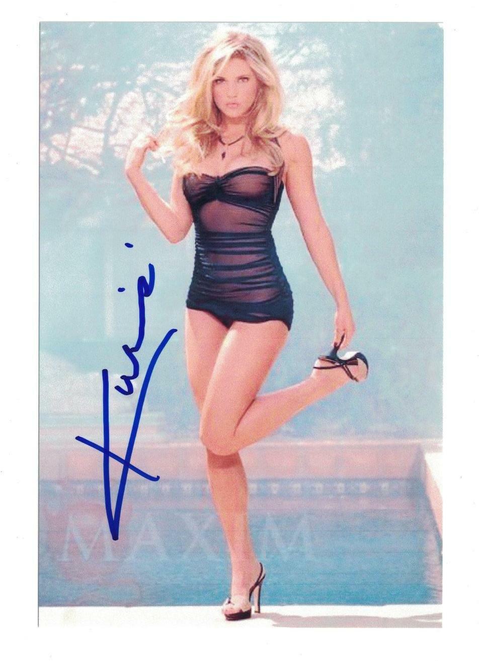 Katheryn Winnick Signed Autographed 4 x 6 Photo Poster painting Actress Sexy B