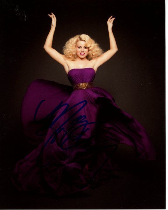 MEGAN HILTY signed autographed SMASH IVY LYNN MARILYN MONROE Photo Poster painting