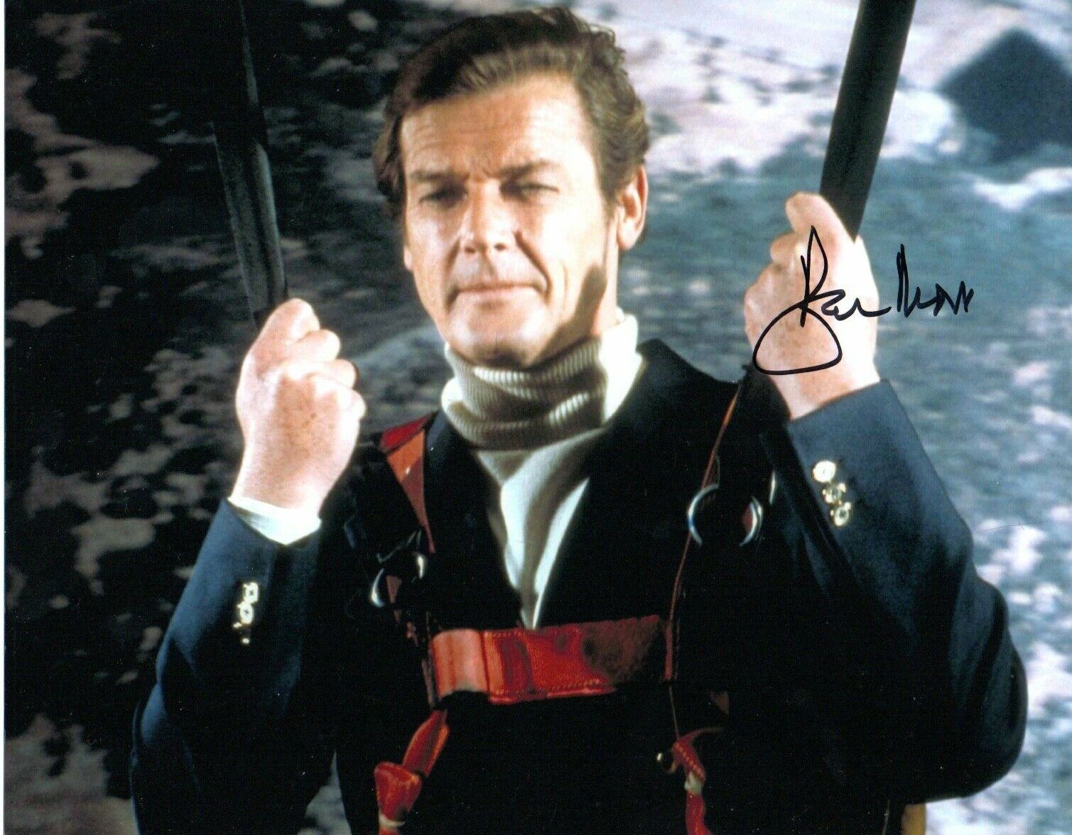 Roger Moore James Bond Signed 10 by 8 inches Autograph Photo Poster painting 007 COA