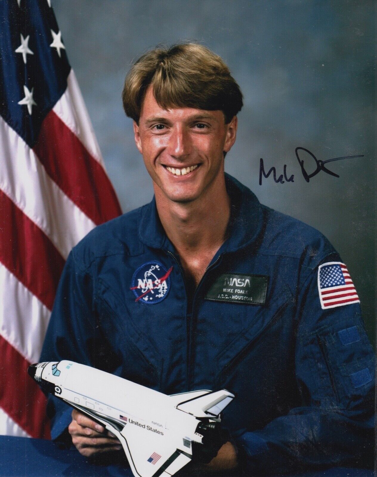 MICHAEL FOALE HAND SIGNED 10X8 Photo Poster painting NASA ASTRONAUT AUTOGRAPH 1