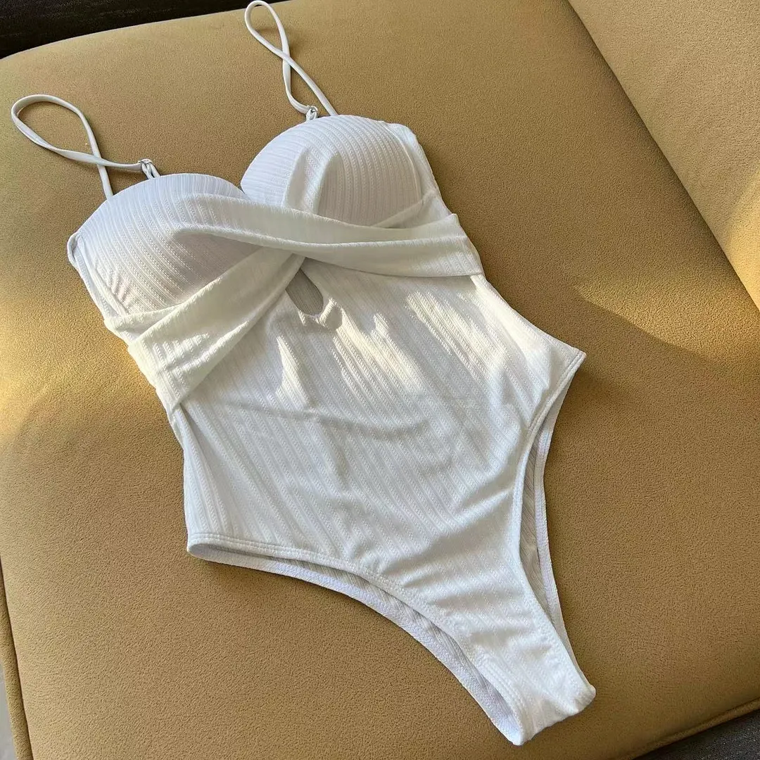 Uveng 2023 New Sexy Special Fabric Joint Hard Cup Hollow Swimsuit Swimsuit
