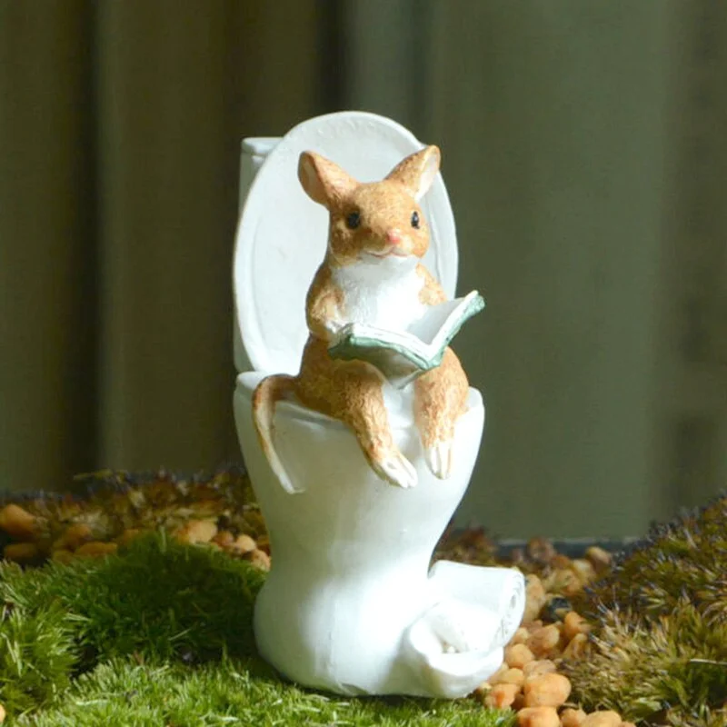 Everyday Collection Miniature Animal Figurines Mouse Pig Bunny Frog on Toilet Desktop Decoration Funny Gifts