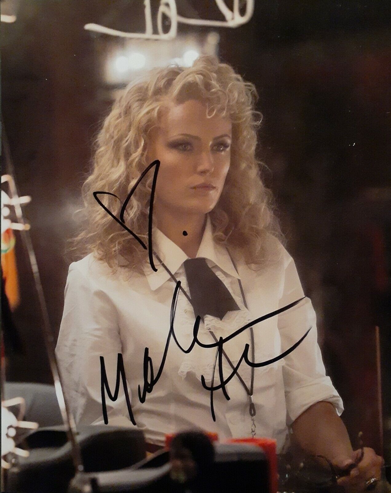 Malin Akerman signed 8x10