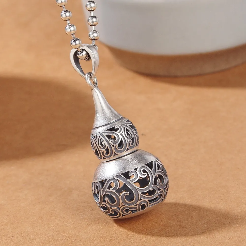 Chinese Style Auspicious Cloud Pattern Gourd Pendant