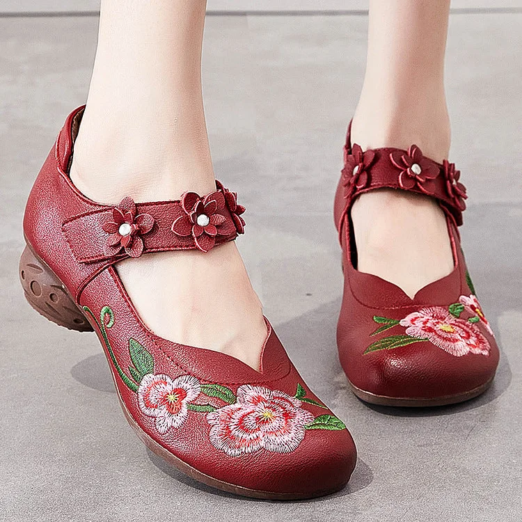 Women Vintage Floral Embroidery Leather Casual Shoes