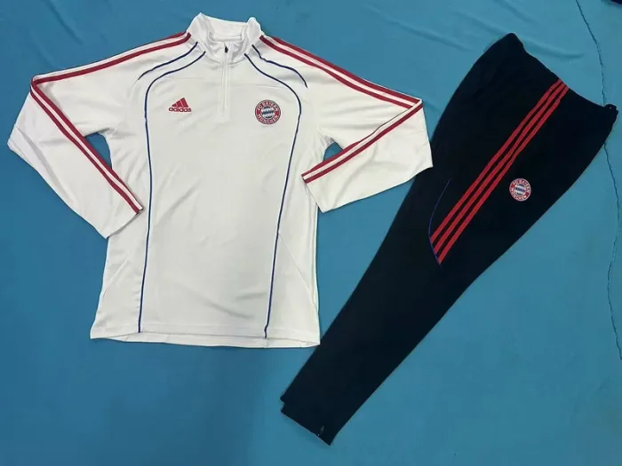 25/26 Bayern White Half-Zip Training Wear Set