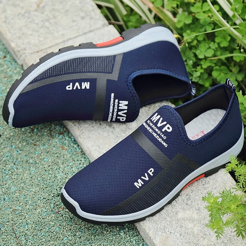 2021 Men Shoes Lightweight Sneakers Men Fashion Casual Walking Shoes Sandals Breathable Slip on Rubber Mens Loafers Tennis