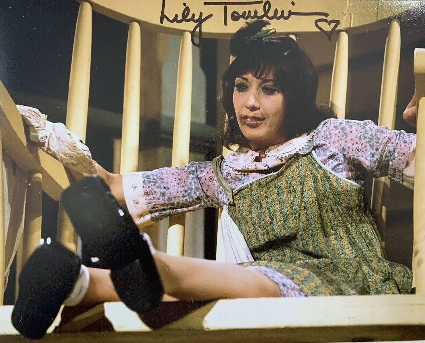 LILY TOMLIN HAND SIGNED 8x10 Photo Poster painting ACTRESS COMEDY AUTOGRAPHED AUTHENTIC RARE