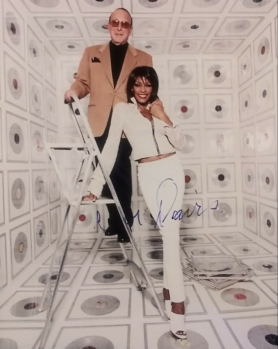 Clive Davis signed 8x10