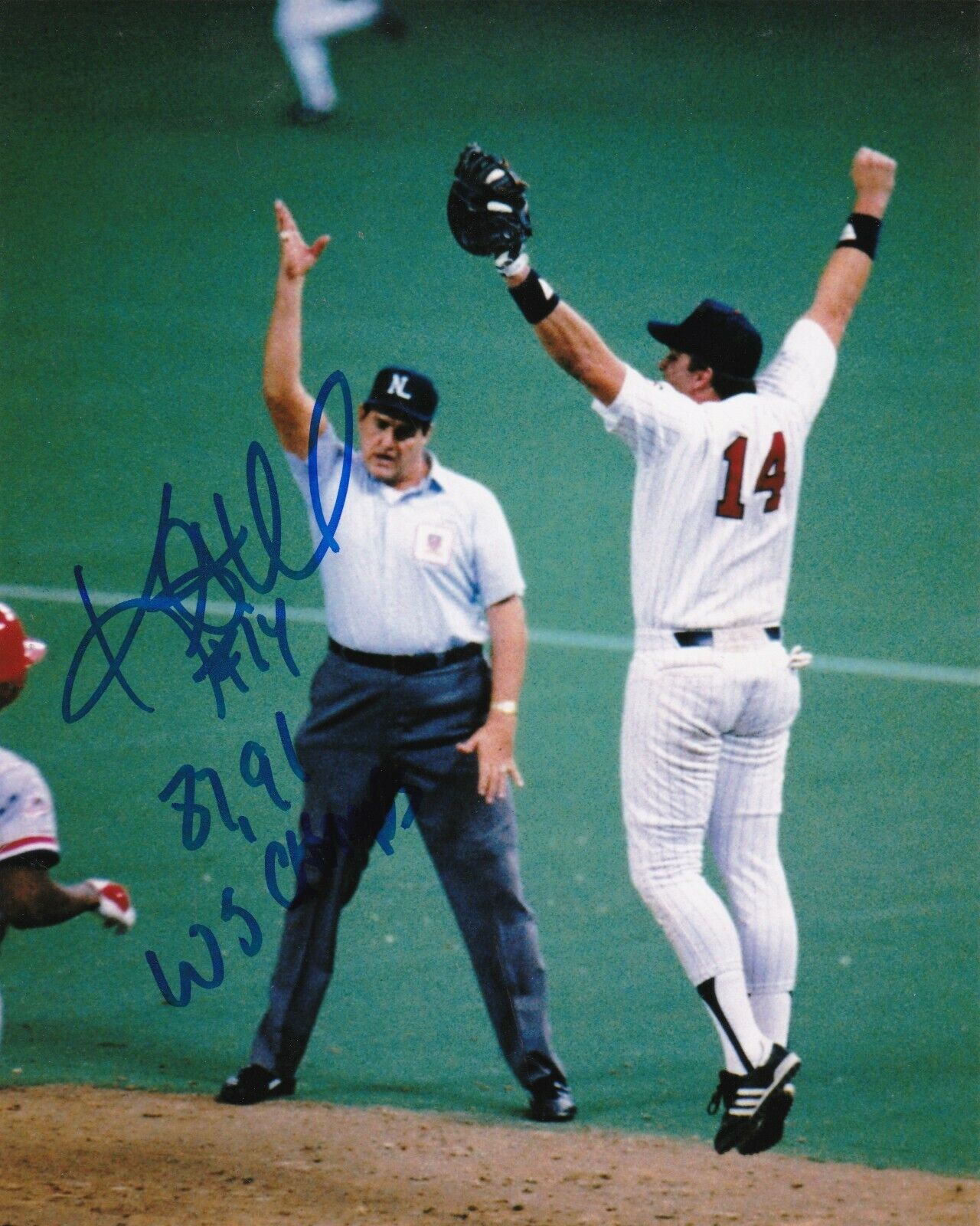 KENT HRBEK MINNESOTA TWINS 1987,1991 WS CHAMPS ACTION SIGNED 8x10