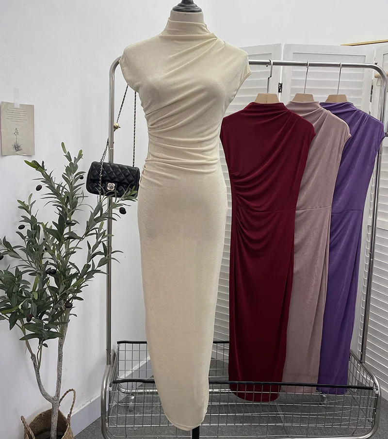 Uveng Ceclent Unique Dress With Thin Folds And Hips High-Collar After The Opening Of The Fork Dress 8858