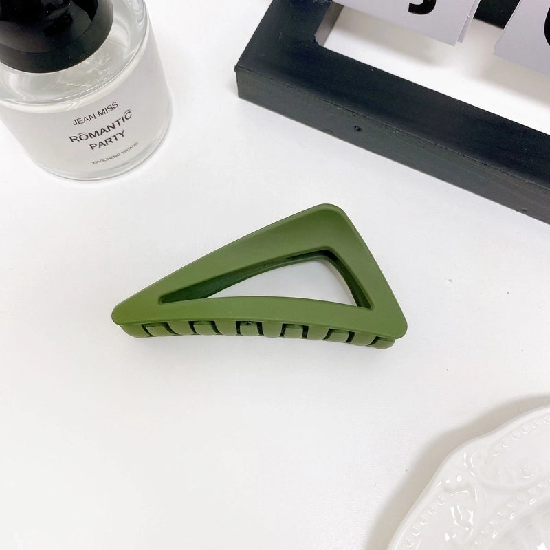 Women’s Minimalist Triangle Plastic Hair Claws