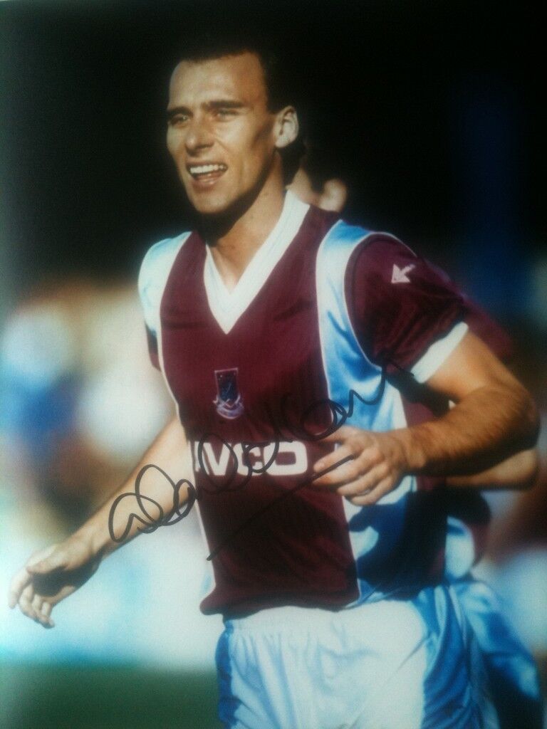 ALAN DICKENS - WEST HAM UNITED FOOTBALLER - SUPERB SIGNED COLOUR Photo Poster painting