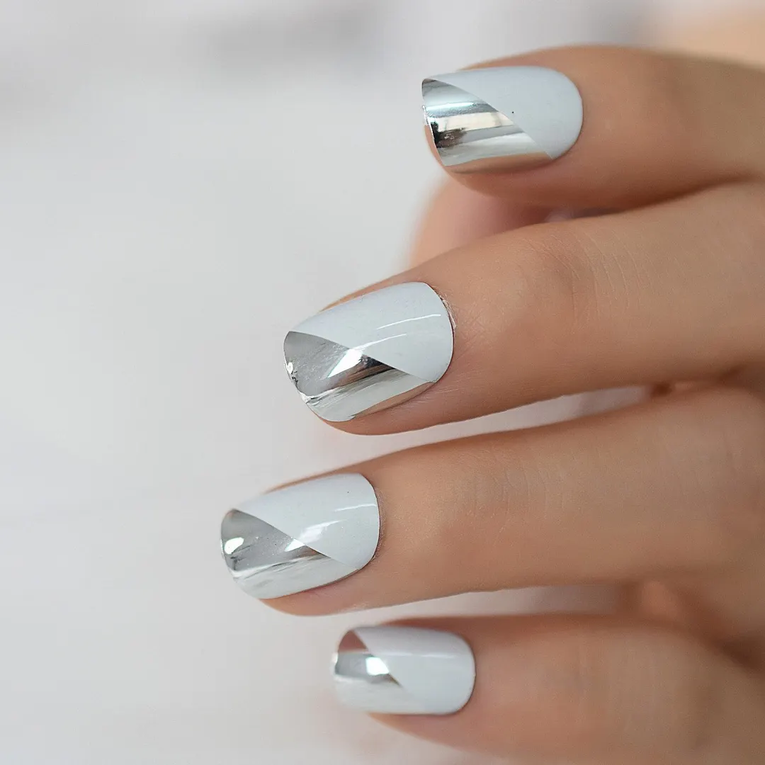 Metallic Mirror Shine Fake Nails Short Length Press On Round Nail Tips Silver-grey gel Nail Art Salon Tool DIY Kit-Nail Inspo