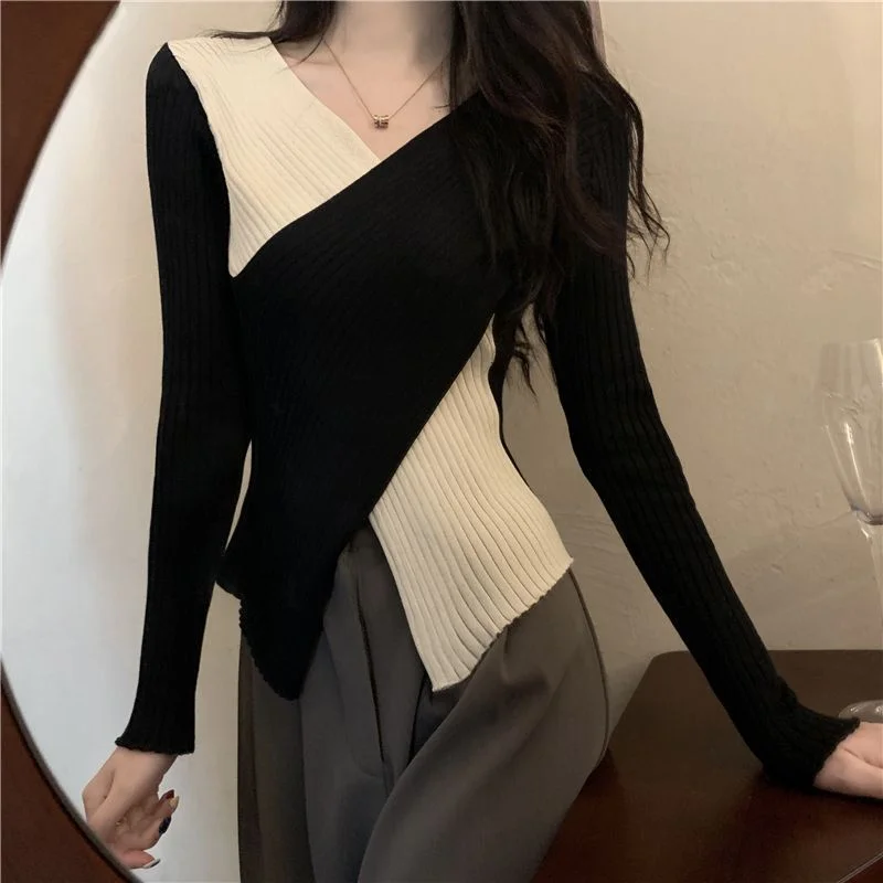 V-Neck Two-Tone Knit Top YP1556