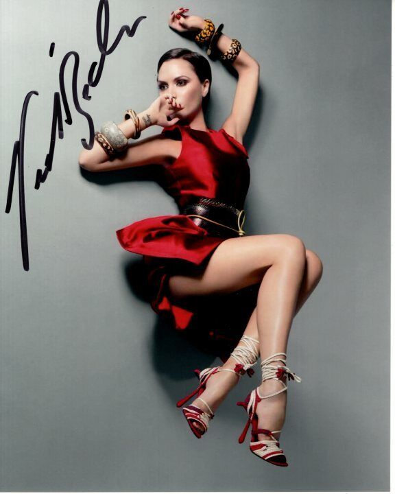 VICTORIA BECKHAM signed autographed 8x10 Photo Poster painting