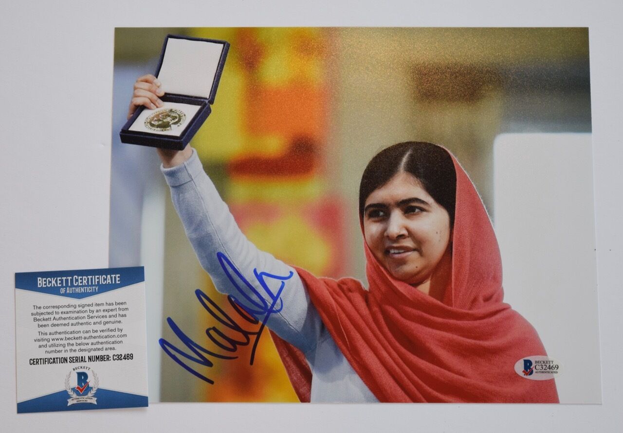 Malala Yousafzai Signed Autographed 8x10 Photo Poster painting Nobel Peace Prize Beckett BAS COA