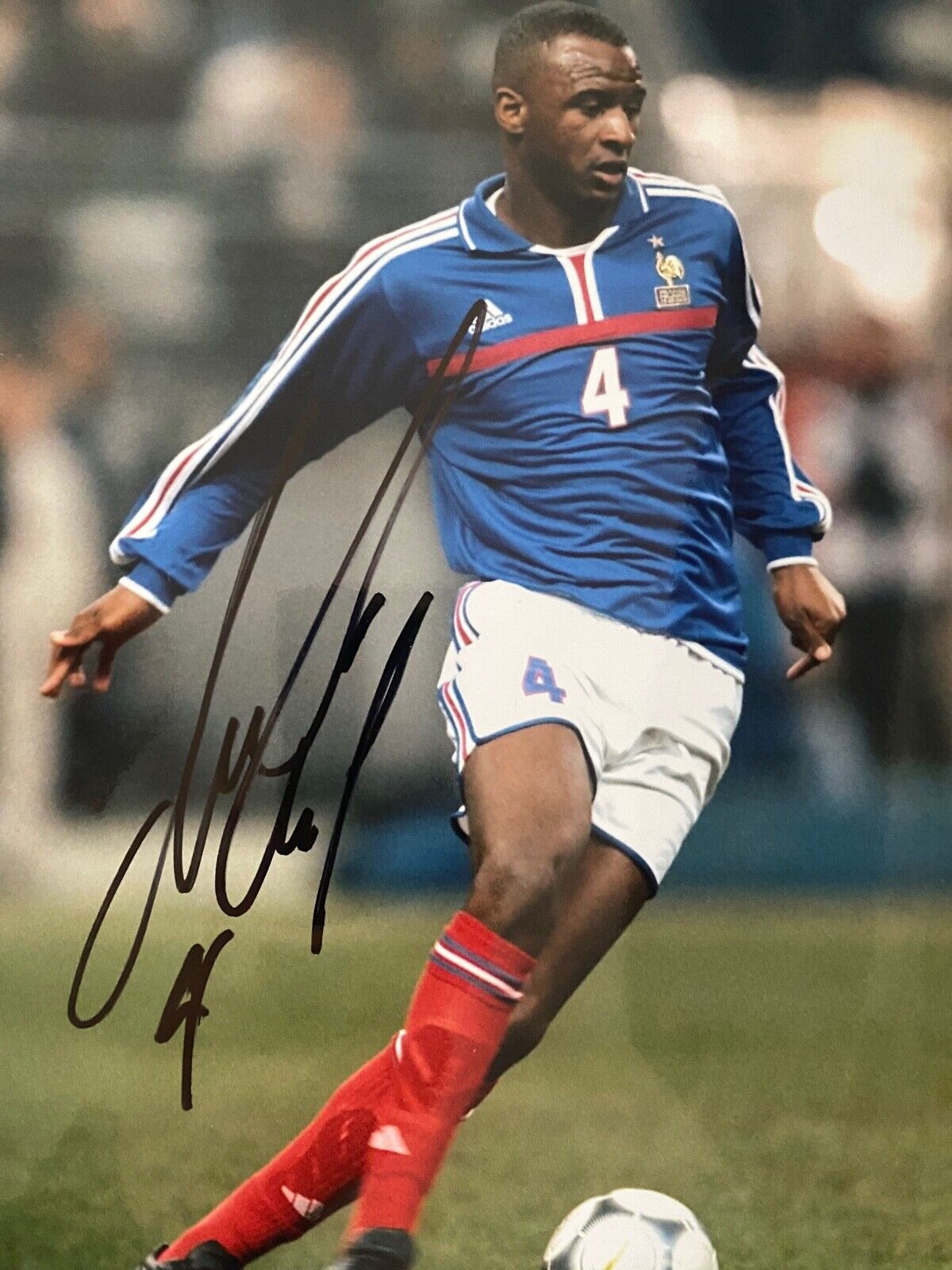 PATRICK VIEIRA - FRENCH INTERNATIONAL FOOTBALLER - EXCELLENT SIGNED Photo Poster painting