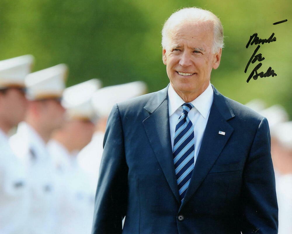 PRESIDENT JOE BIDEN SIGNED AUTOGRAPH 8X10 Photo Poster painting - AS COMMANDER IN CHIEF ACOA