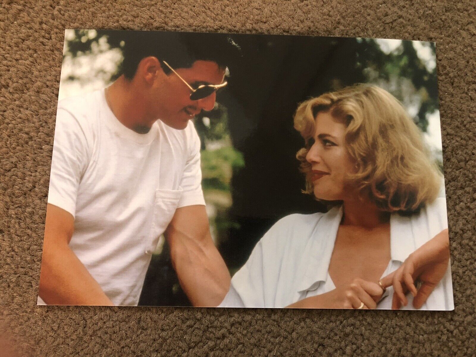 TOM CRUISE & KELLI McGILLIS (TOP GUN) UNSIGNED Photo Poster painting- 7x5”