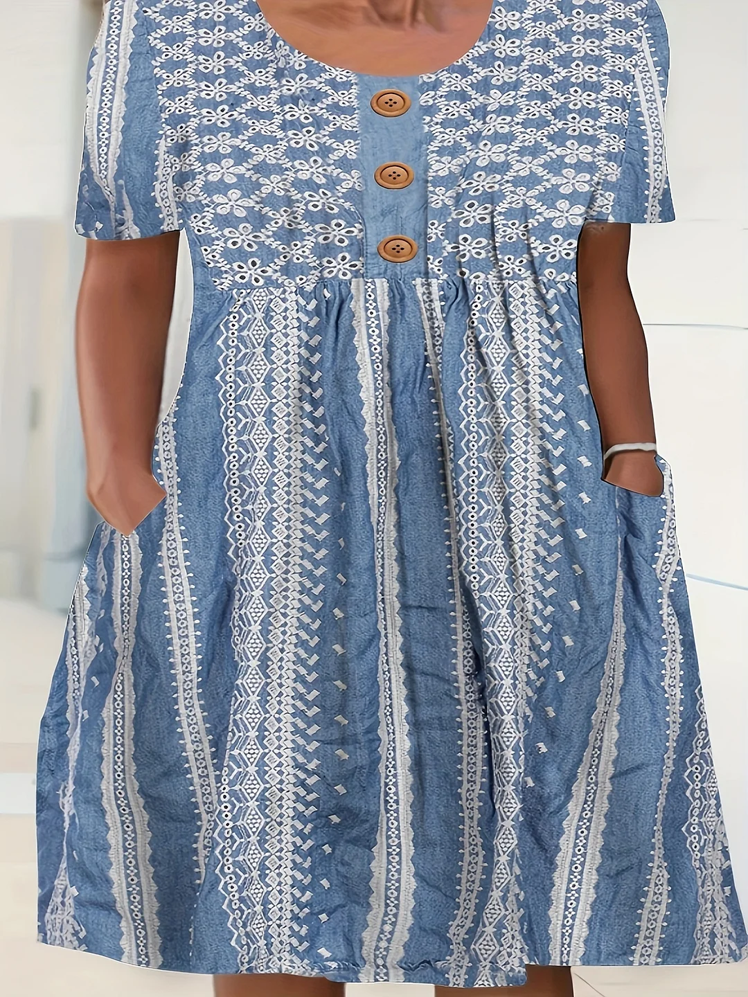 Style & Comfort for Mature Women Plus Size Boho Chic Dress - Bold Geometric Print, Short Sleeve, Stretchy Comfort - Perfect for Curvy Women with Handy Pockets