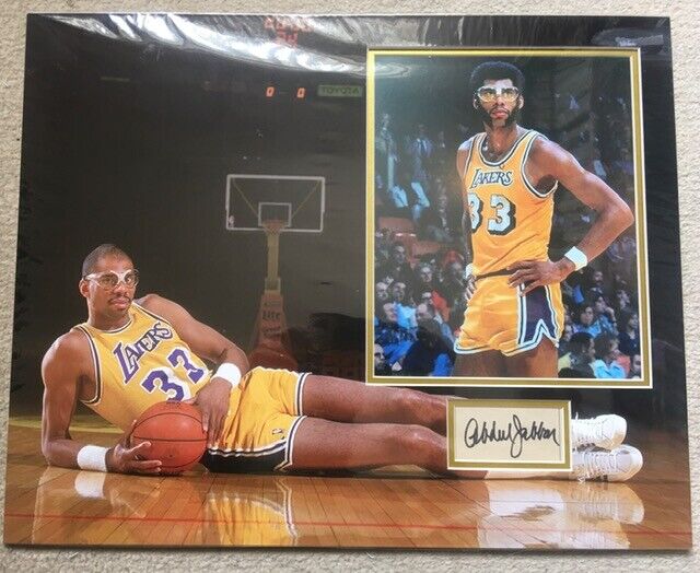 KAREEM ABDUL-JABBAR SIGNED LA LAKERS Photo Poster painting MOUNT UACC REG 242