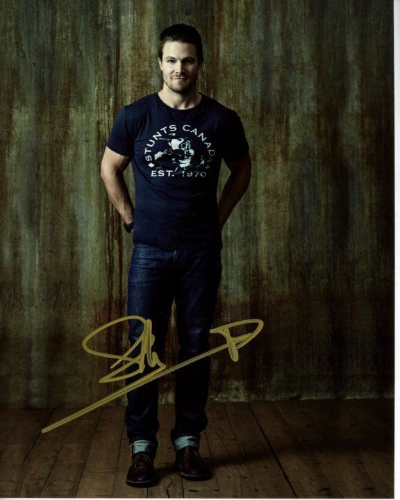 STEPHEN AMELL Signed Autographed ARROW OLIVER QUEEN Photo Poster painting