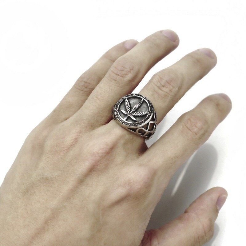 UsmallLifes King Maple Leaf Ring US Mall Lifes