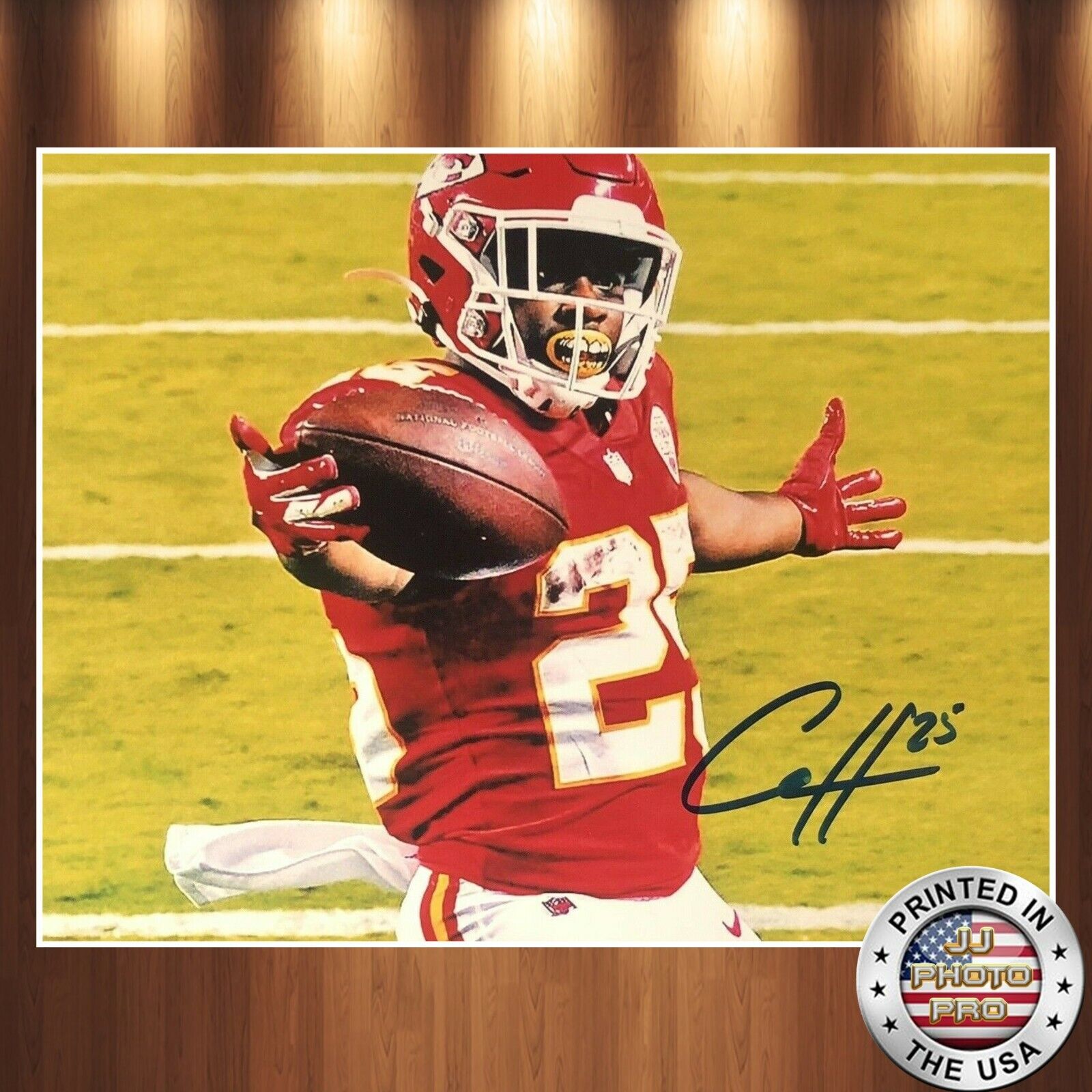 Clyde Edwards-Helaire Autographed Signed 8x10 Photo Poster painting (Chiefs) REPRINT